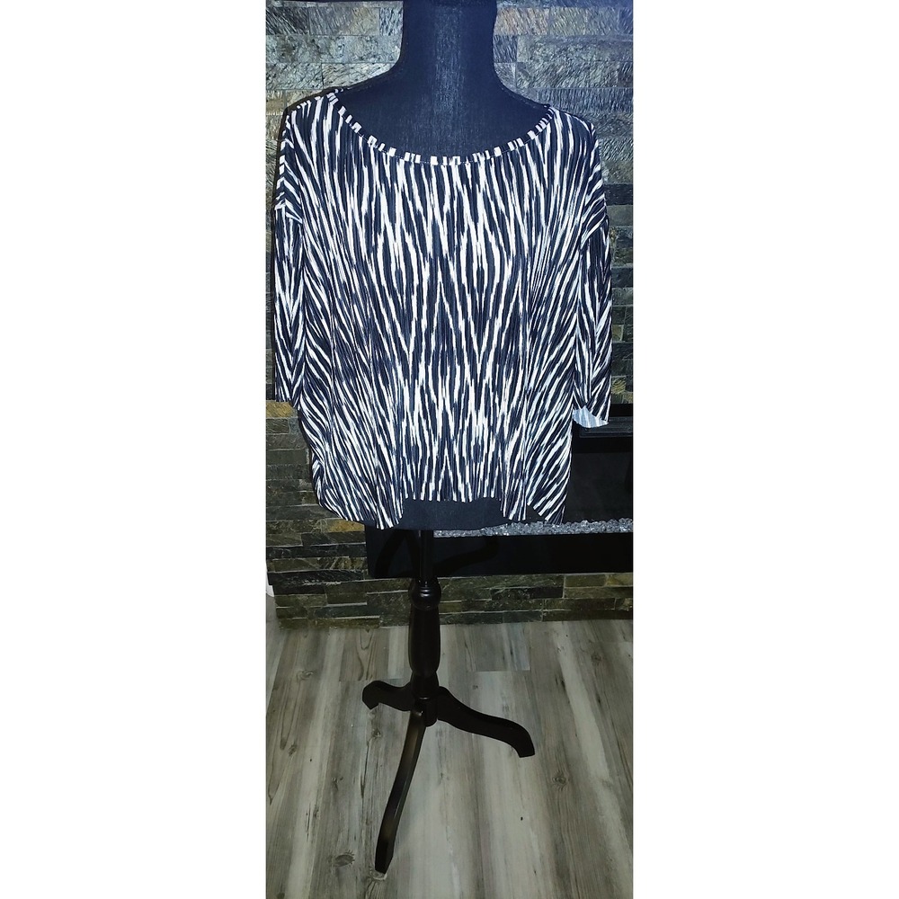 2 pc black and white pajama loungewear set NEW with tags
